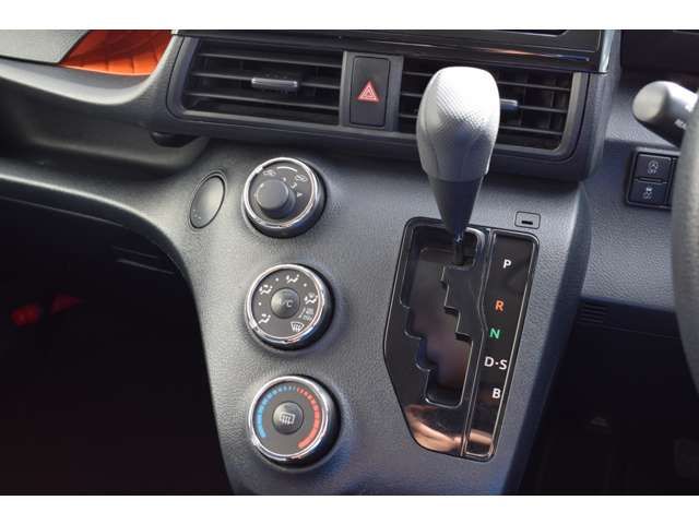 Toyota SIENTA 2017-01 23483-8