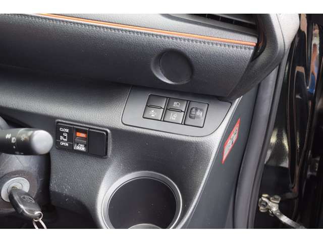 Toyota SIENTA 2017-01 23483-7