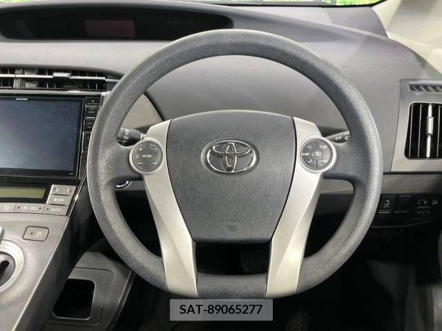 Toyota PRIUS 2015-06 383286-11
