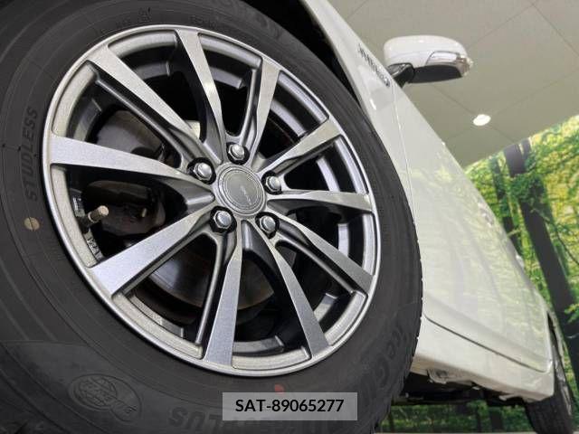 Toyota PRIUS 2015-06 383286-13