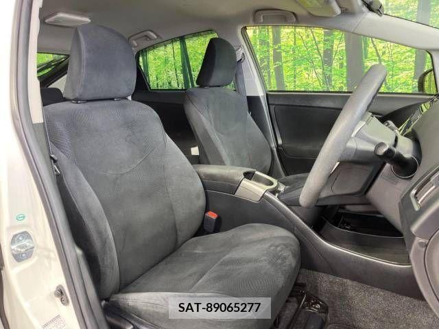 Toyota PRIUS 2015-06 383286-8