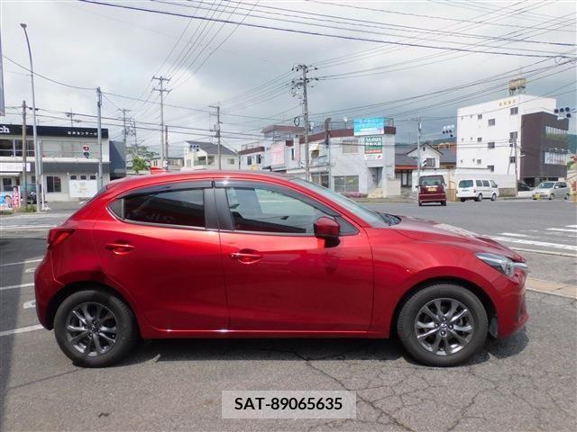 Mazda DEMIO 2019-07 268010-2