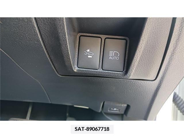 Toyota PREMIO 2018-03 373178-11