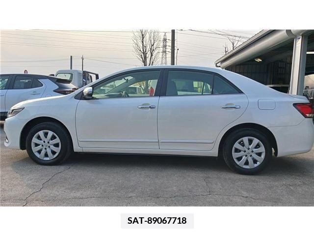 Toyota PREMIO 2018-03 373178-2