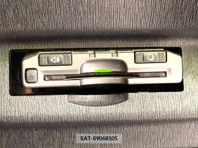Toyota PRIUS 2012-08 281981-6