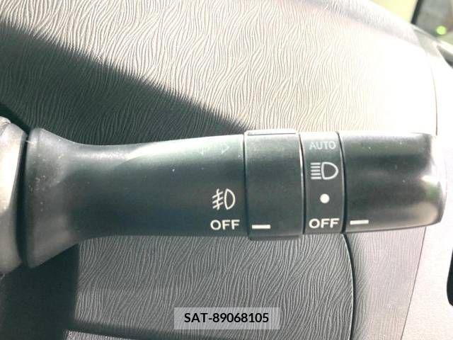 Toyota PRIUS 2012-08 281981-5