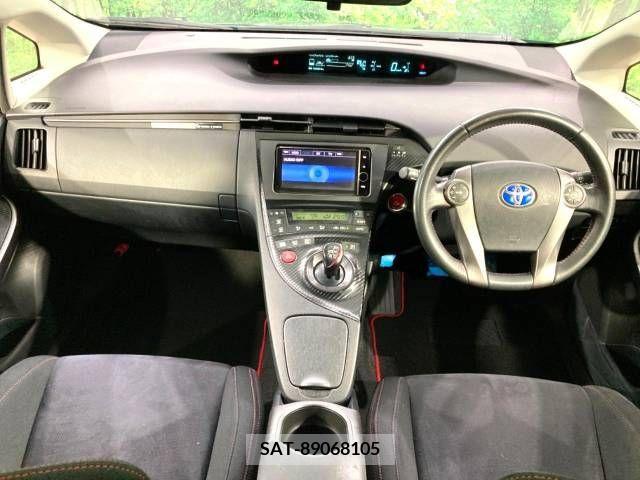 Toyota PRIUS 2012-08 281981-1