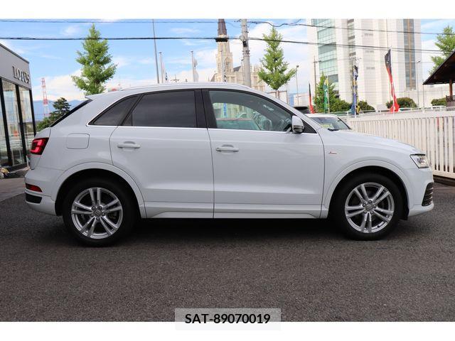 Audi Q3 2016-08 330445-3