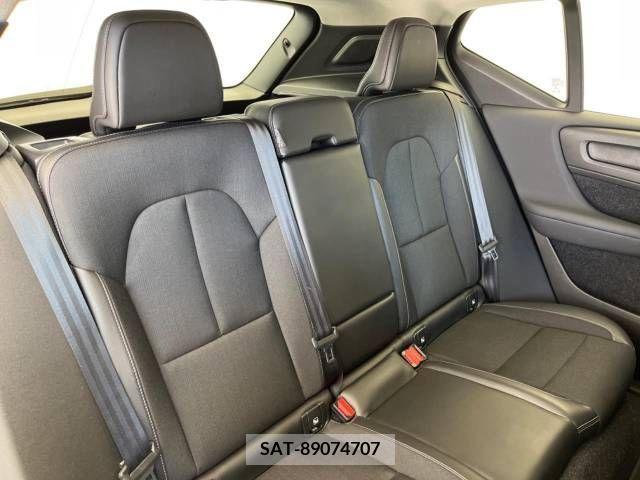 Volvo XC40 2019-07 228615-10