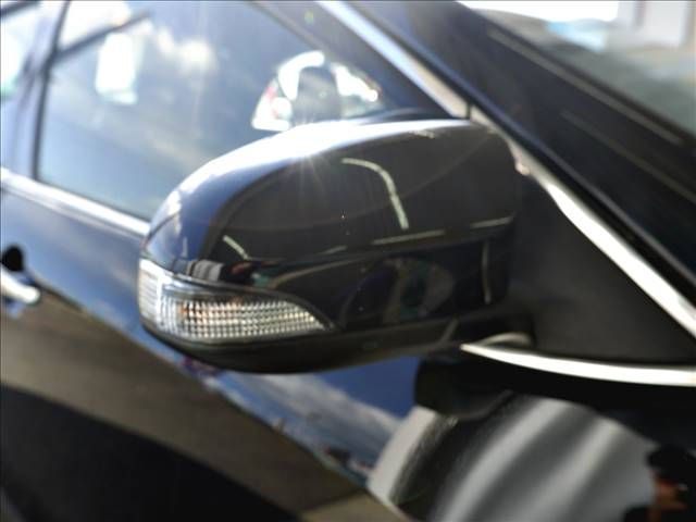Toyota CAMRY HYBRID 2016-01 221-12