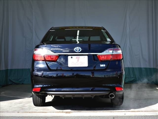 Toyota CAMRY HYBRID 2016-01 221-18