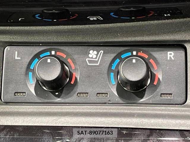 Toyota VELLFIRE 2018-07 350948-10