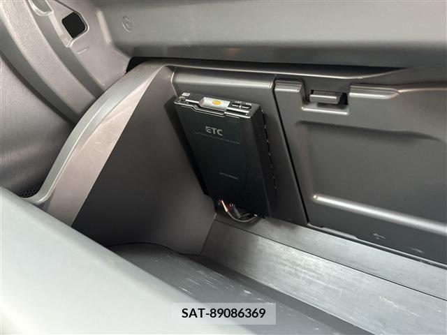 Toyota PRIUS ALPHA 2012-02 282467-11