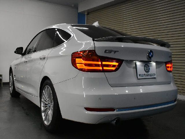 Bmw 3 SERIES 2015-09 22066-2