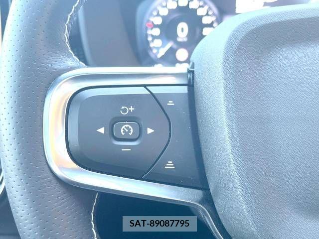 Volvo XC40 2021-05 232401-7