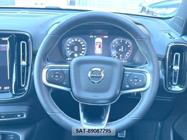 Volvo XC40 2021-05 232401-8