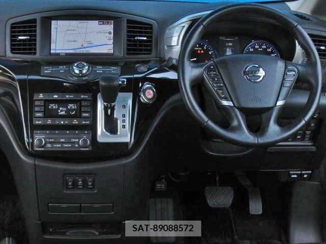 Nissan ELGRAND 2014-03 205140-14
