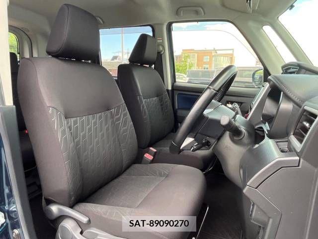 Toyota ROOMY 2017-07 393734-8