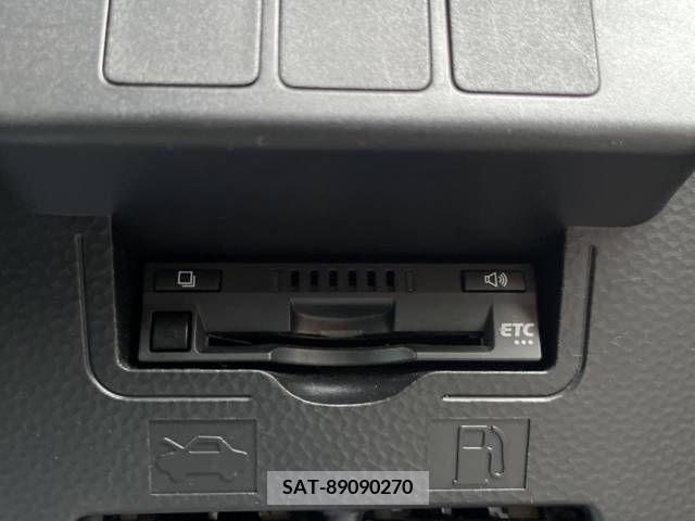 Toyota ROOMY 2017-07 393734-4