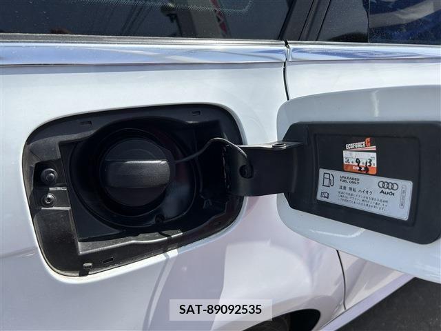 Audi A4 2015-11 261083-27