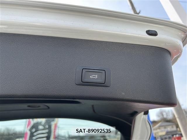 Audi A4 2015-11 261083-25