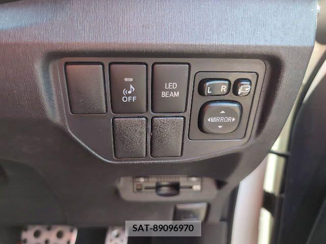 Toyota PRIUS 2014-01 220899-17