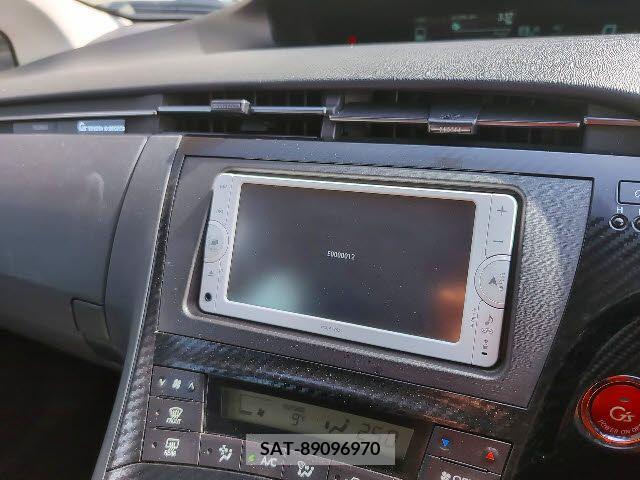 Toyota PRIUS 2014-01 220899-4