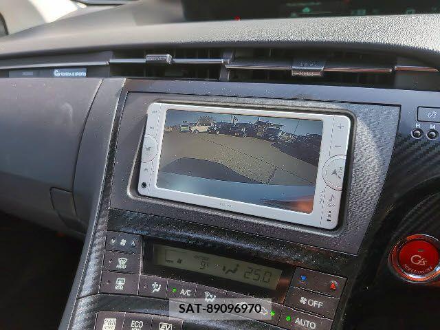 Toyota PRIUS 2014-01 220899-5