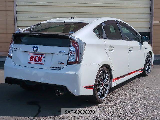 Toyota PRIUS 2014-01 220899-2
