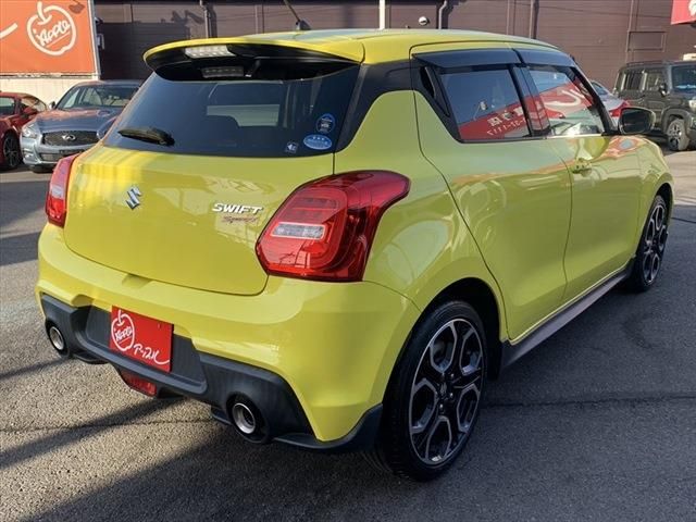 Suzuki SWIFT 2017-10 183743-4