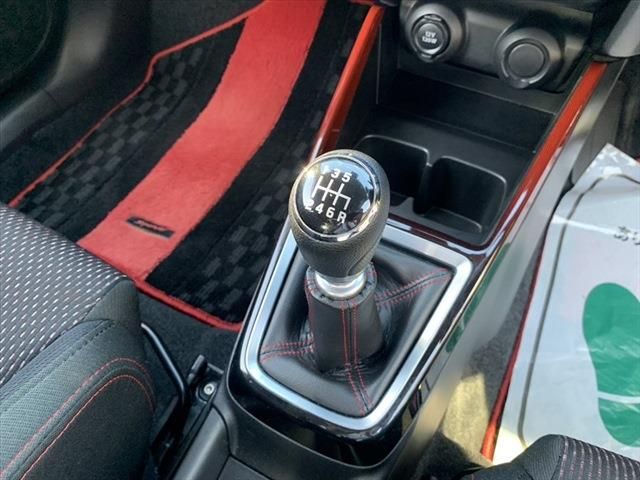 Suzuki SWIFT 2017-10 183743-25