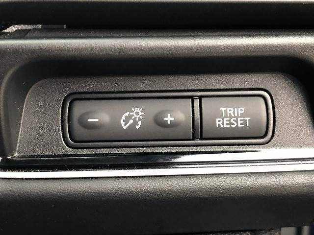 Nissan SERENA 2018-07 22340-8