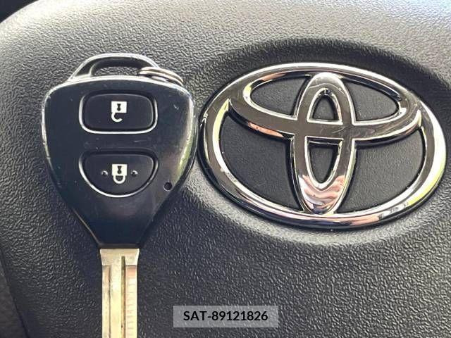 Toyota RACTIS 2010-03 366845-5