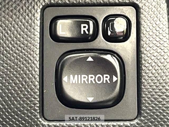 Toyota RACTIS 2010-03 366845-4
