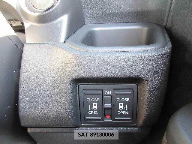 Honda N BOX 2023-12 205964-7