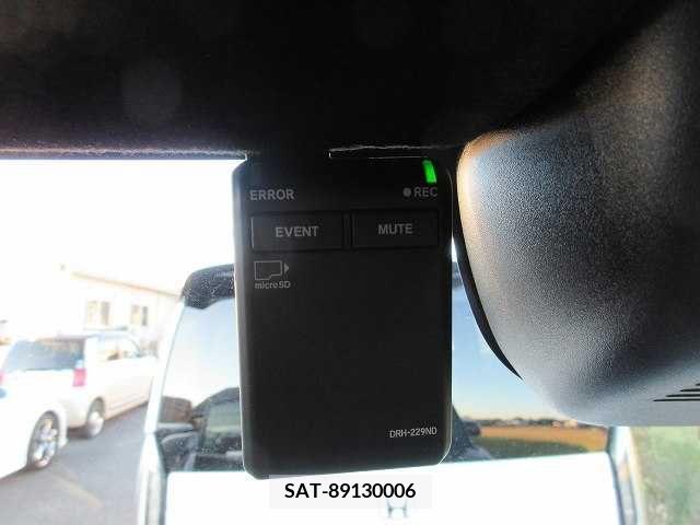 Honda N BOX 2023-12 205964-6