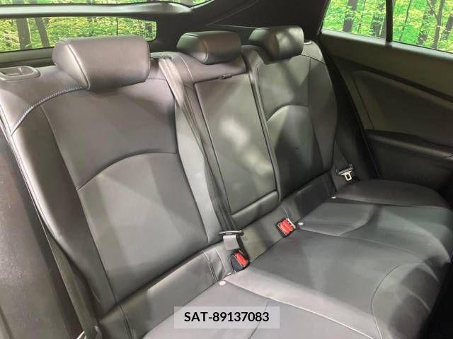 Toyota PRIUS 2019-04 209927-9