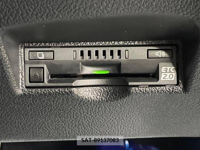 Toyota PRIUS 2019-04 209927-7