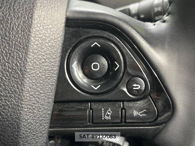 Toyota PRIUS 2019-04 209927-4