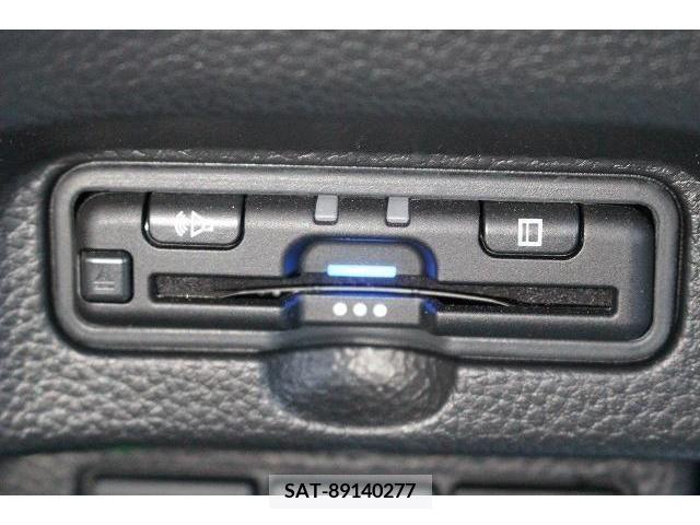 Honda N BOX CUSTOM 2022-03 223929-14