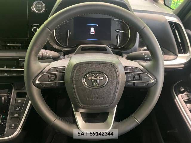 Toyota VOXY 2023-08 384242-12