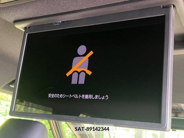 Toyota VOXY 2023-08 384242-3