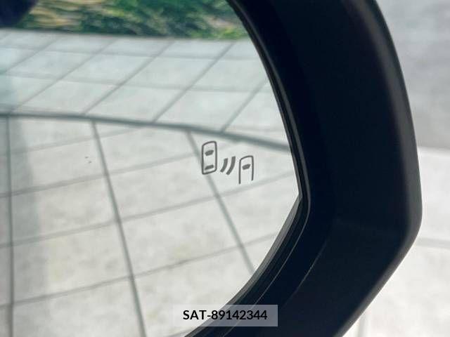 Toyota VOXY 2023-08 384242-7