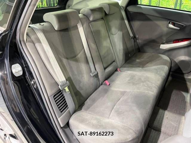 Toyota PRIUS 2011-11 366509-9