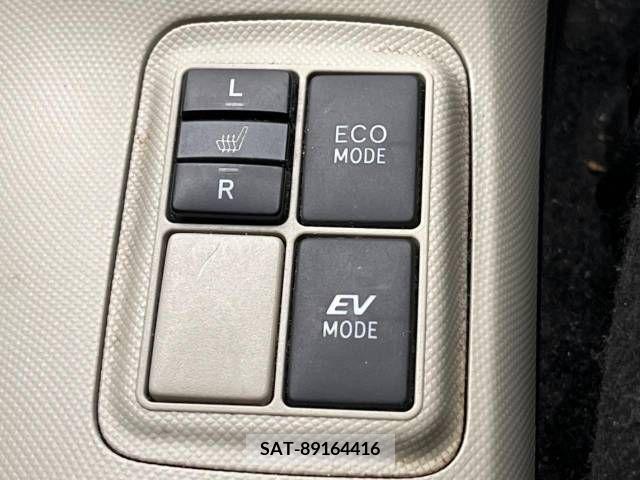 Toyota AQUA 2012-02 313935-4