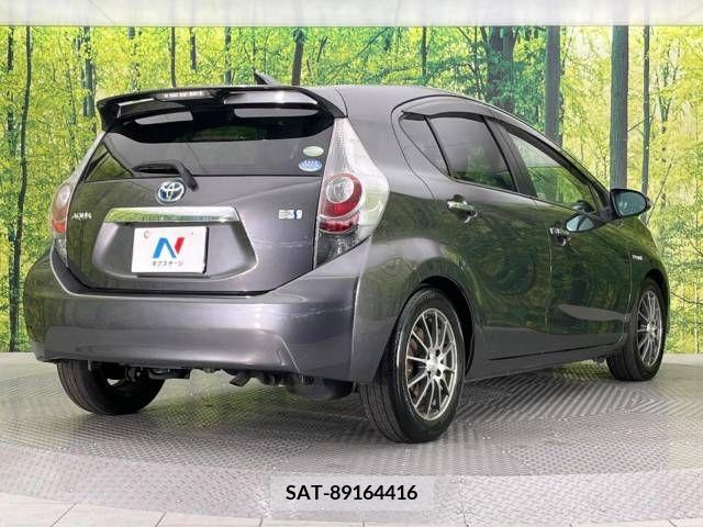 Toyota AQUA 2012-02 313935-16