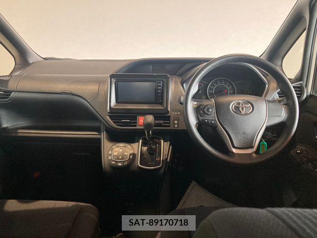 Toyota VOXY 2018-06 321561-14