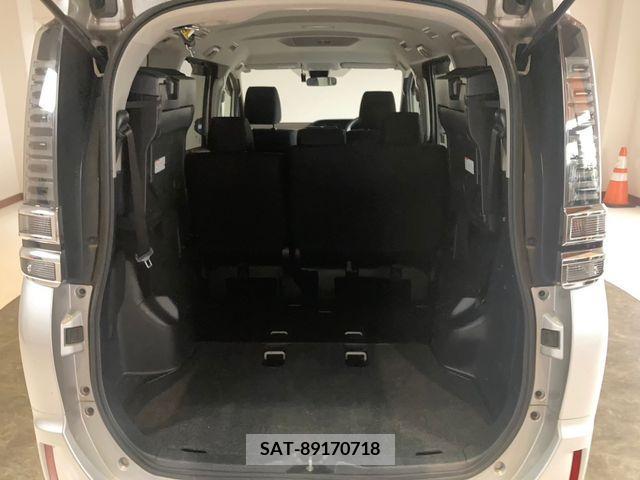 Toyota VOXY 2018-06 321561-9