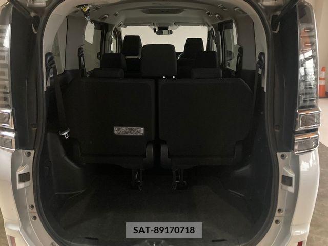 Toyota VOXY 2018-06 321561-8