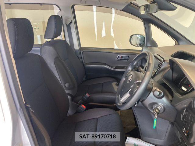 Toyota VOXY 2018-06 321561-15
